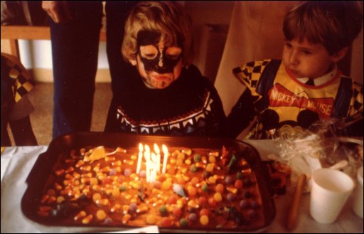 [1979-vampire-bdaycake.1.jpg]